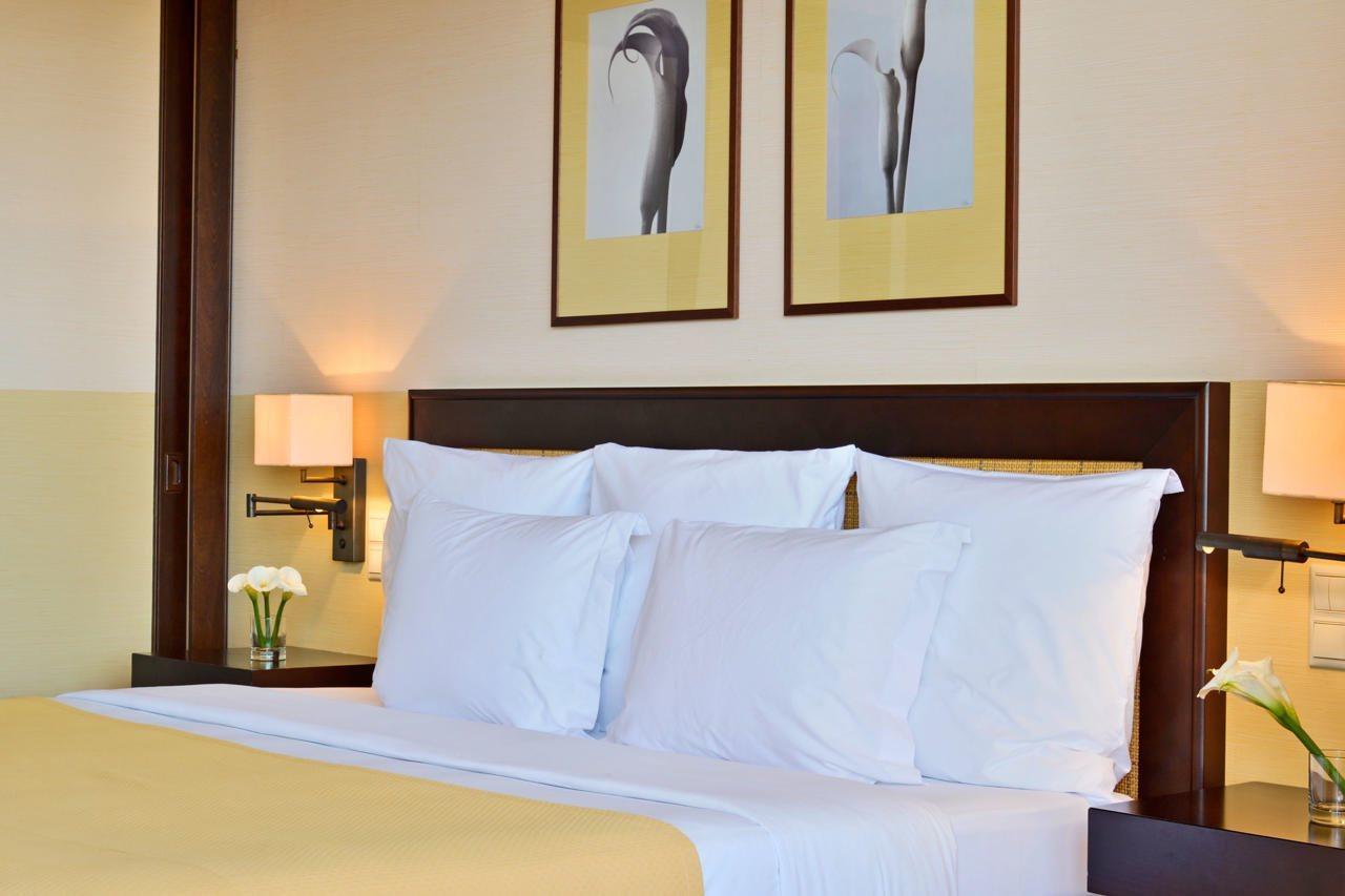 佩斯塔纳维拉阳光高尔夫度假酒店 维拉摩拉 外观 照片 A bedroom at the hotel