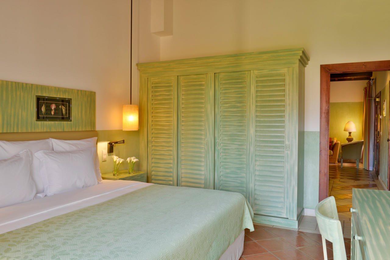佩斯塔纳维拉阳光高尔夫度假酒店 维拉摩拉 外观 照片 A bedroom at the hotel