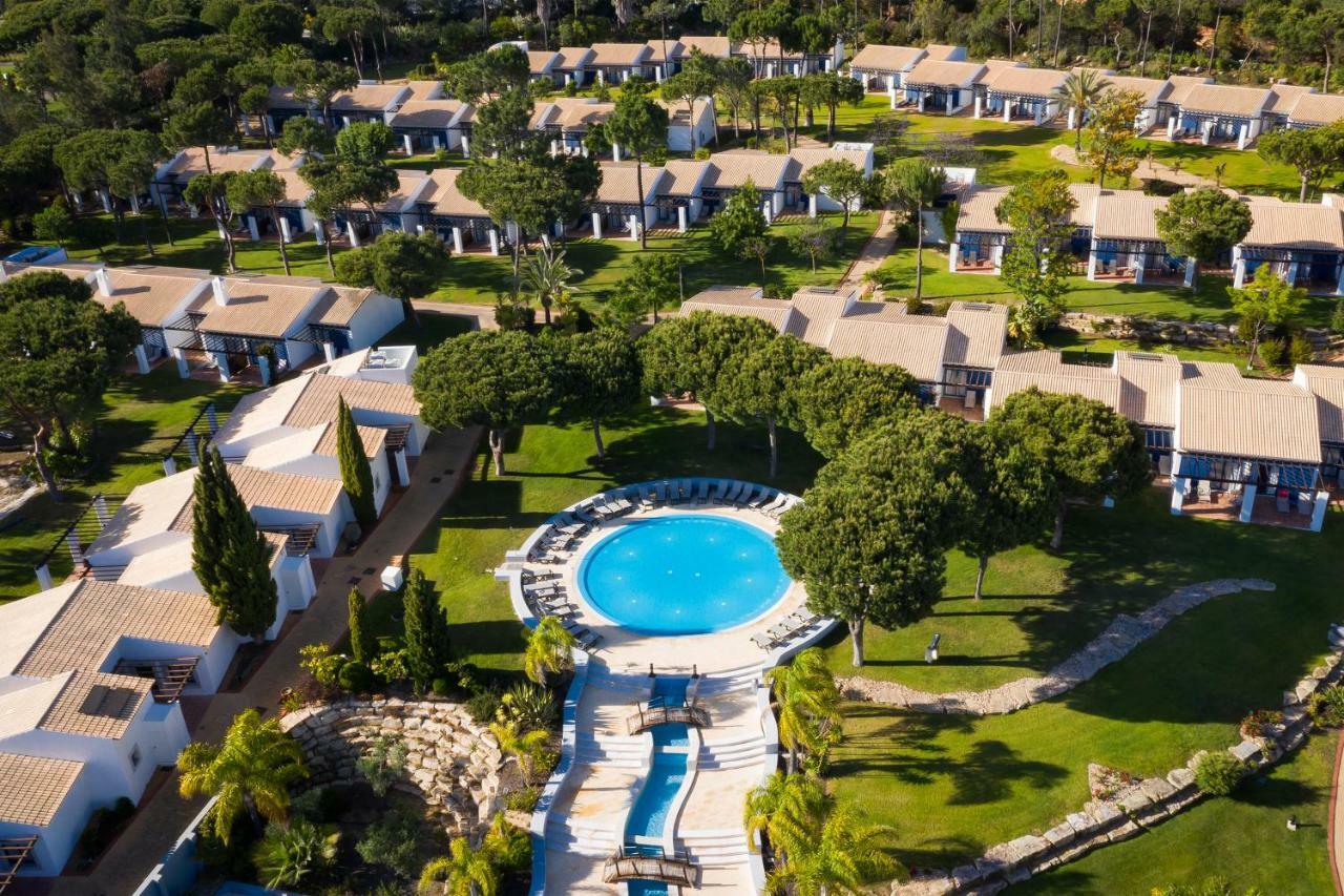佩斯塔纳维拉阳光高尔夫度假酒店 维拉摩拉 外观 照片 Aerial view of the resort