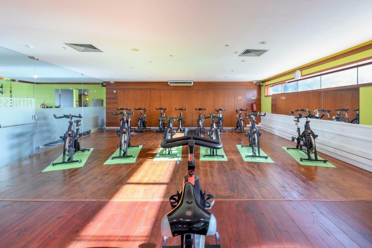 佩斯塔纳维拉阳光高尔夫度假酒店 维拉摩拉 外观 照片 A spinning class at a hotel